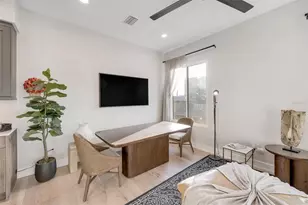 372 6th St S, Saint Petersburg, FL 33701 - Photo 16