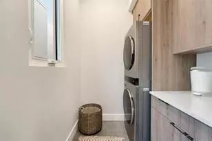 372 6th St S, Saint Petersburg, FL 33701 - Photo 22