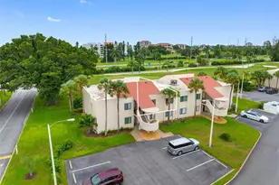5702 Puerta Del Sol Blvd S, Saint Petersburg, FL 33715 - Photo 2