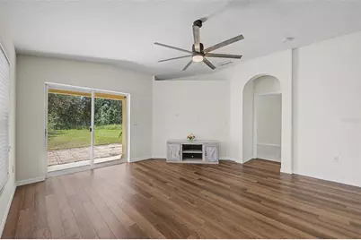 7838 Carriage Pointe Drive, Gibsonton, FL 33534 - Photo 14