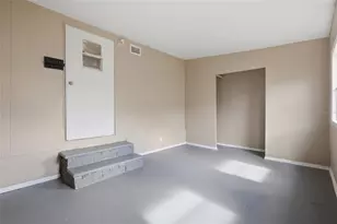 36131 Zinnia St, Zephyrhills, FL 33541 - Photo 16