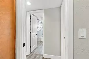 128 98th Ave N, Saint Petersburg, FL 33702 - Photo 16