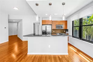 400 4th Ave S, Saint Petersburg, FL 33701 - Photo 8