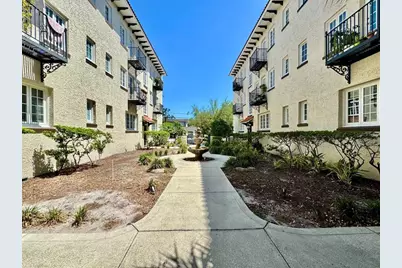 2117 W Dekle Avenue #D1, Tampa, FL 33606 - Photo 2