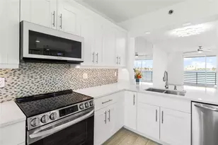 7922 Sailboat Key Blvd S, South Pasadena, FL 33707 - Photo 8