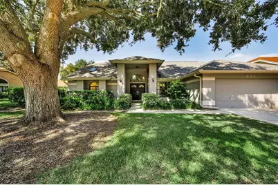 802 Centerwood Drive, Tarpon Springs, FL 34688 - Photo 2