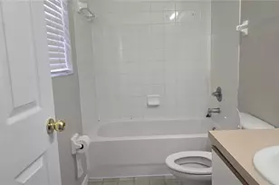 508 Golden Tree Pl, Brandon, FL 33510 - Photo 10