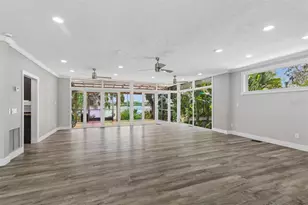 904 Bayshore Dr, Tarpon Springs, FL 34689 - Photo 6