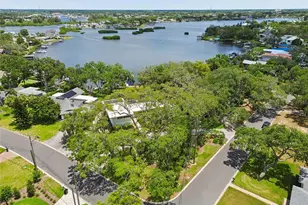 904 Bayshore Dr, Tarpon Springs, FL 34689 - Photo 64