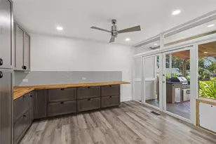 904 Bayshore Dr, Tarpon Springs, FL 34689 - Photo 14