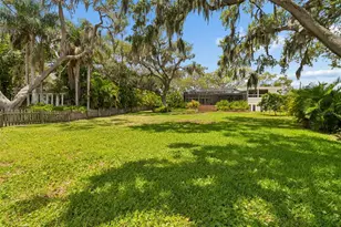 904 Bayshore Dr, Tarpon Springs, FL 34689 - Photo 52