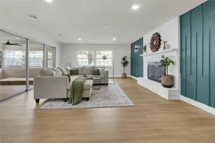 5627 Oakland Dr, Tampa, FL 33617 - Photo 14