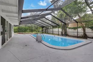 5627 Oakland Dr, Tampa, FL 33617 - Photo 44