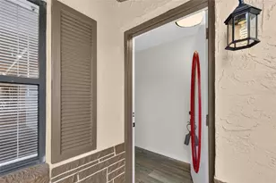 1006 Saxon Ct, Brandon, FL 33510 - Photo 10