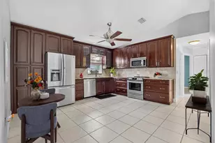 1101 27th Ave S, Saint Petersburg, FL 33705 - Photo 10
