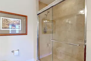 13941 Clubhouse Dr, Tampa, FL 33618 - Photo 26
