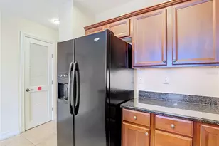 13941 Clubhouse Dr, Tampa, FL 33618 - Photo 8
