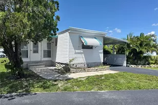 7164 Mt Georgetown Dr NE, Saint Petersburg, FL 33702 - Photo 2