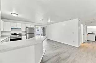 980 13th Ave S, Saint Petersburg, FL 33705 - Photo 6