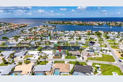6314 Wisteria Lane, Apollo Beach, FL 33572 - Photo 4