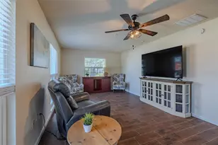 6711 Conetta Dr, Sarasota, FL 34243 - Photo 6