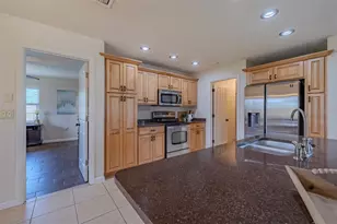 6711 Conetta Dr, Sarasota, FL 34243 - Photo 8