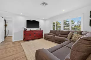 1743 Delaware Ave NE, Saint Petersburg, FL 33703 - Photo 8