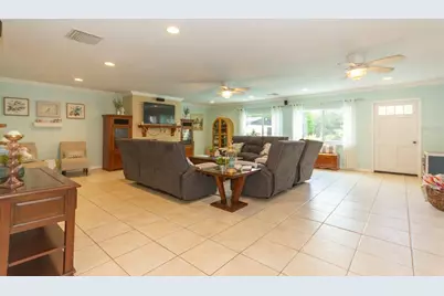 12231 Kelly Lane, Thonotosassa, FL 33592 - Photo 10