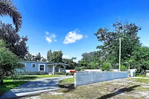 9507 Six Mile Creek Rd, Tampa, FL 33610 - Photo 6