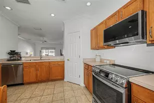 4909 Elizabeth Anne Cir, Tampa, FL 33616 - Photo 4