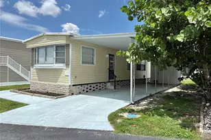 347 Mount Saxon Ave NE, Saint Petersburg, FL 33702 - Photo 2