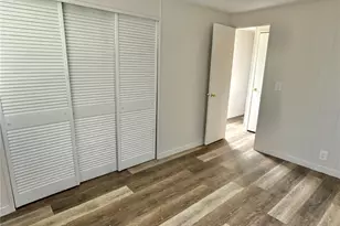 347 Mount Saxon Ave NE, Saint Petersburg, FL 33702 - Photo 8