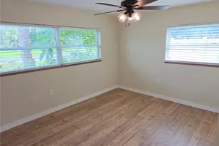 10827 Village Green Ave, Seminole, FL 33772 - Photo 12