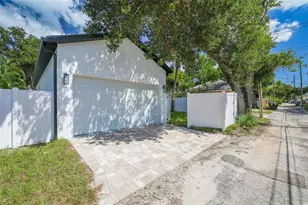 1426 15th St N, Saint Petersburg, FL 33704 - Photo 26
