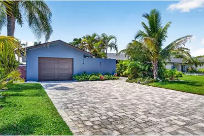 114 12th Street, Belleair Beach, FL 33786 - Photo 1
