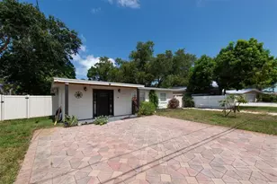 12812 Lake Dr, Largo, FL 33774 - Photo 2