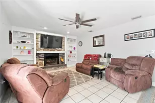 157 Foxcroft Dr E, Palm Harbor, FL 34683 - Photo 14