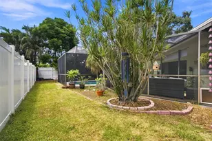 157 Foxcroft Dr E, Palm Harbor, FL 34683 - Photo 32
