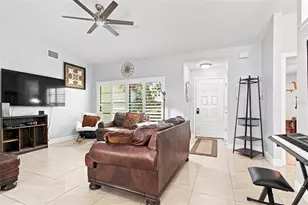 157 Foxcroft Dr E, Palm Harbor, FL 34683 - Photo 8