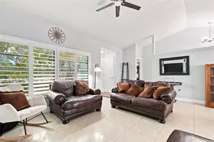 157 Foxcroft Dr E, Palm Harbor, FL 34683 - Photo 8