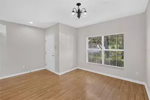 15768 Fishhawk Falls Dr, Lithia, FL 33547 - Photo 4