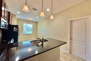 13943 River Willow Pl, Tampa, FL 33637 - Photo 10