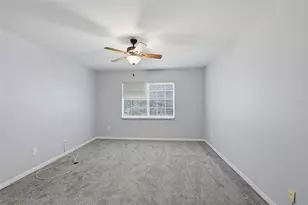 10342 Carrollwood Ln, Tampa, FL 33618 - Photo 14