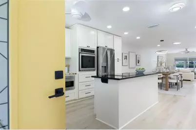 382 Boca Ciega Point Boulevard S, Saint Petersburg, FL 33708 - Photo 2