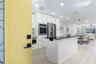382 Boca Ciega Point Blvd S, Saint Petersburg, FL 33708 - Photo 2
