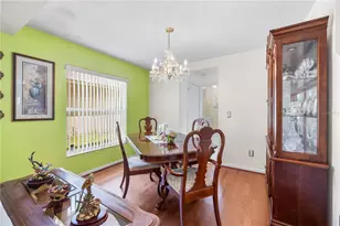 9808 Long Meadow Dr, Tampa, FL 33615 - Photo 14