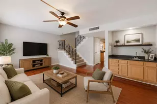 10315 Carrollwood Ln, Tampa, FL 33618 - Photo 2