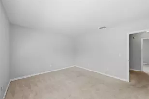 10315 Carrollwood Ln, Tampa, FL 33618 - Photo 24