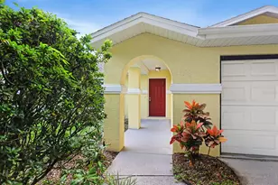6346 Silver Oaks Dr, Zephyrhills, FL 33542 - Photo 2