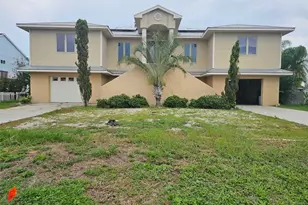819 Blue Heron Blvd, Ruskin, FL 33570 - Photo 1
